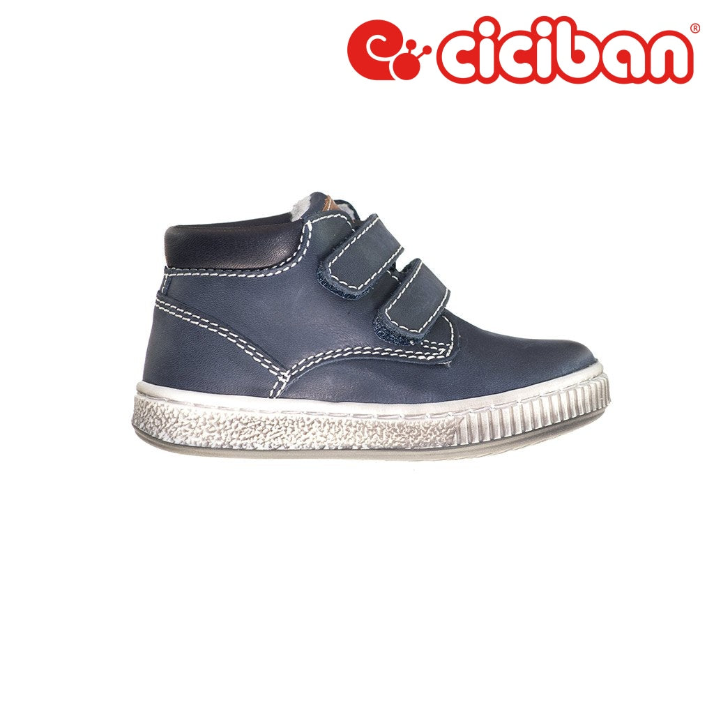 Overland Navy 772773F Shoe